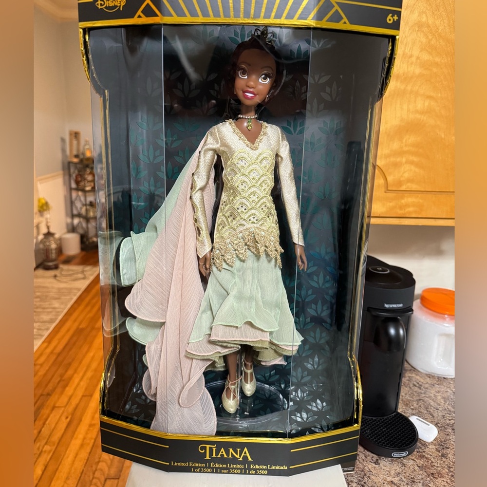 New Disney Store Tiana Limited Edition (of 3500) Doll Tiana's Bayou Adventure